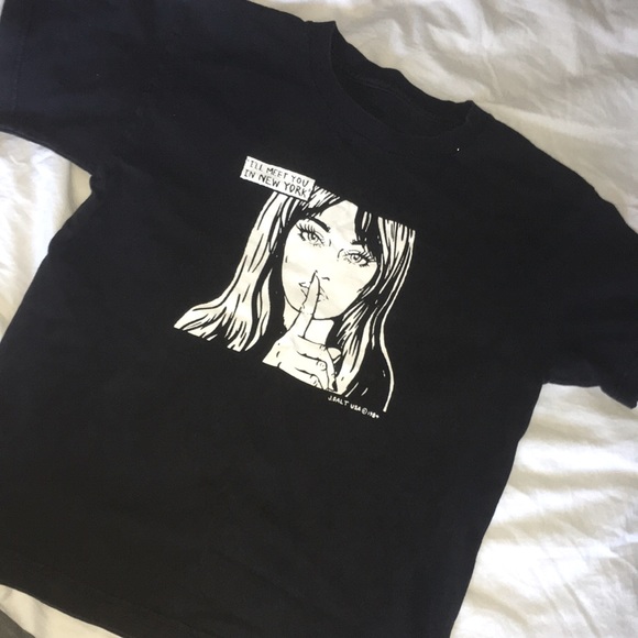 Brandy Melville graphic tee🖤 - Picture 1 of 3